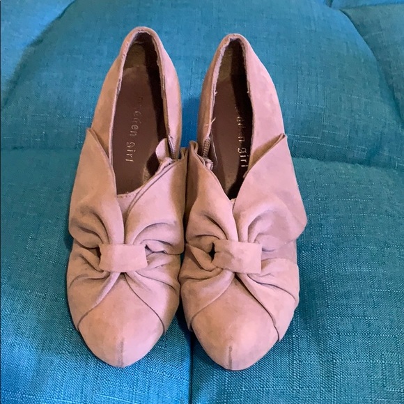 Madden Girl Shoes - Tan Bow Heels Madden Girl Shoes - Tan Bow Heels